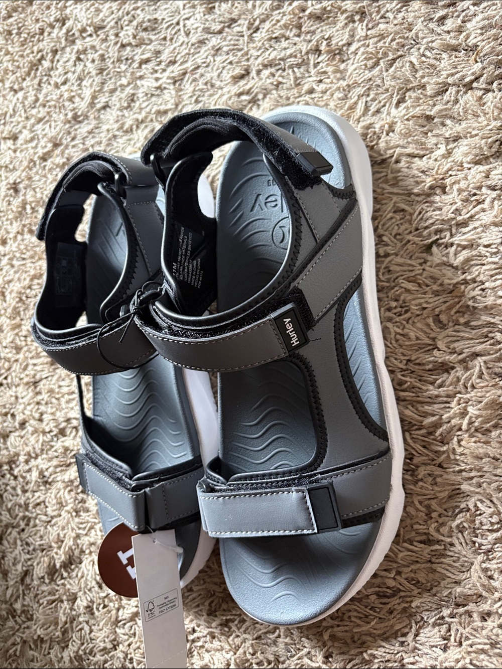 New Hurley, gray sandals, easy tie men’s